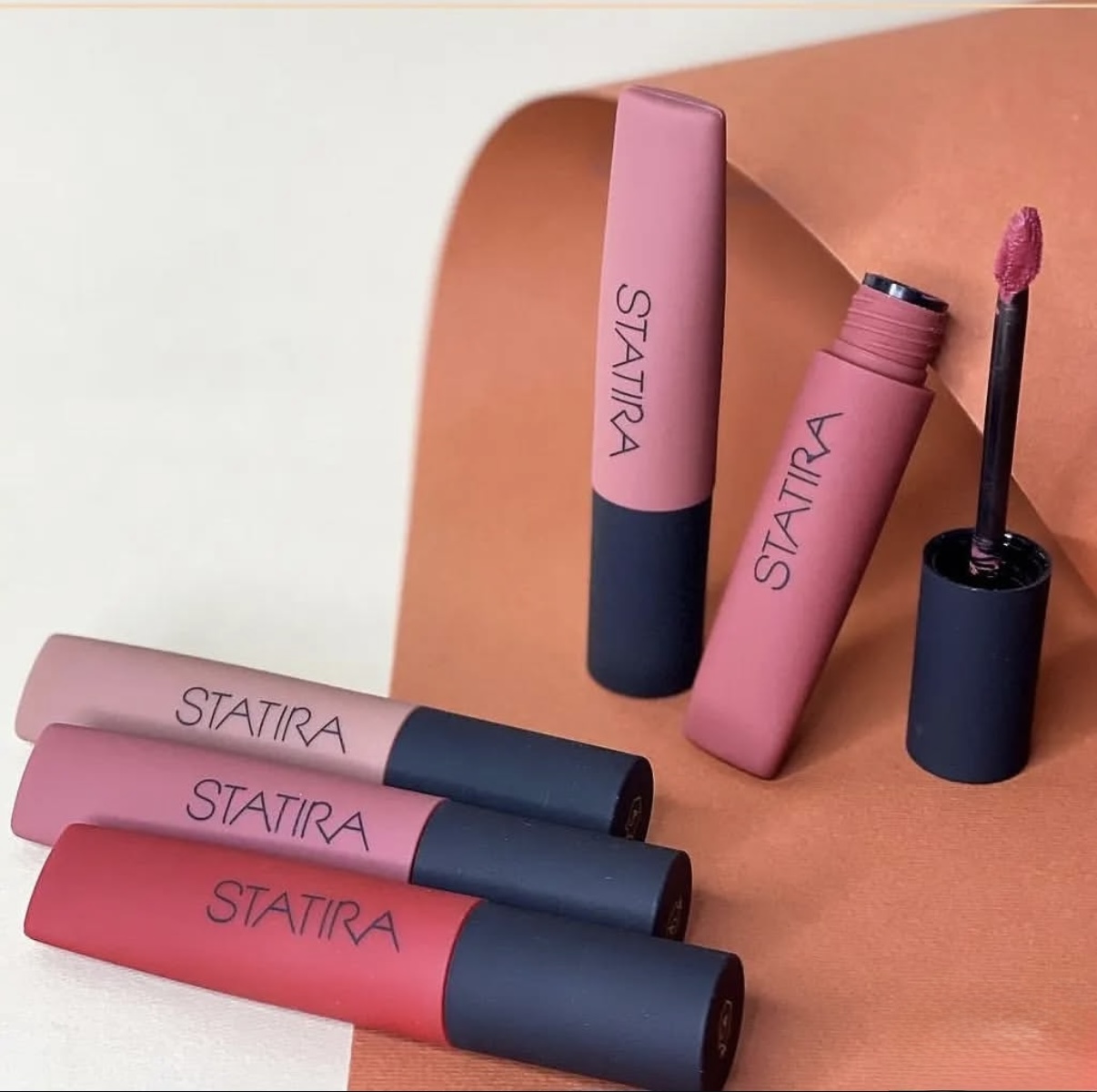 رژلب مایع کرمی استاتیرا